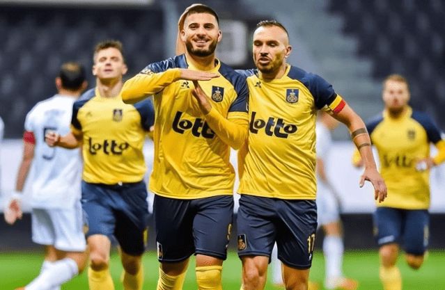 丰收年！郑钦文2024战绩人民日报微博.